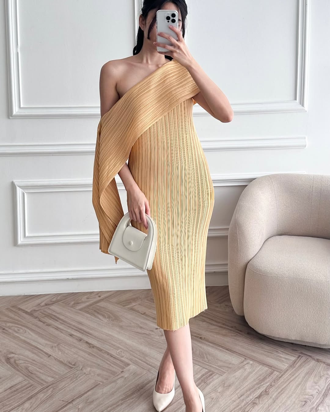 champagne-dress-by-claude